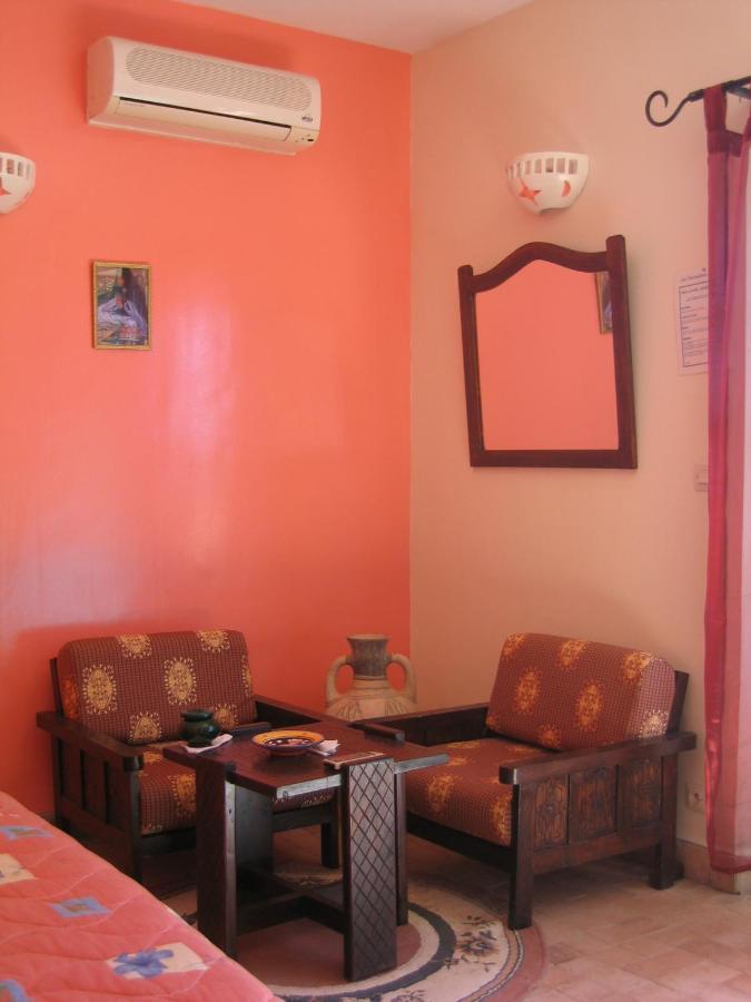 Bed and Breakfast Les Tourmalines Afeggou Esterno foto