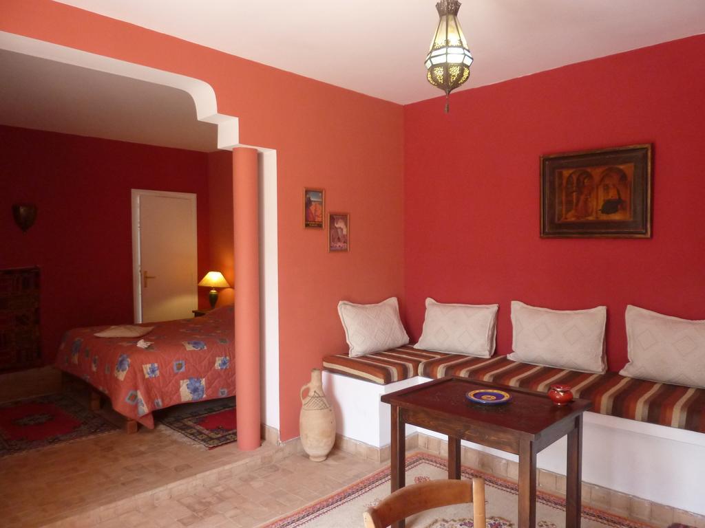 Bed and Breakfast Les Tourmalines Afeggou Esterno foto