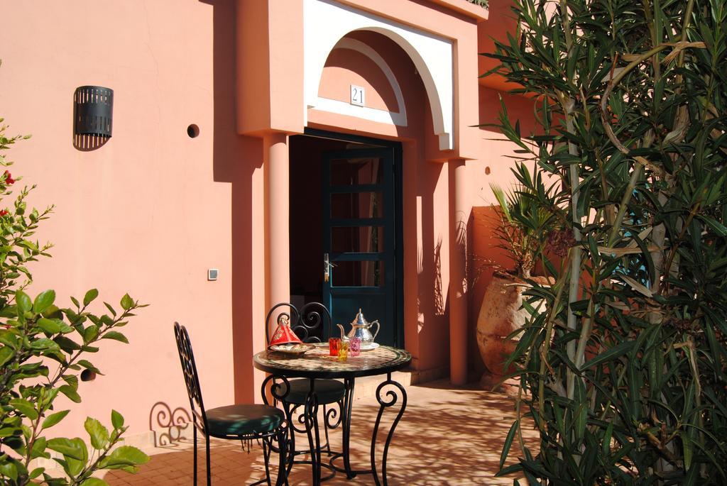 Bed and Breakfast Les Tourmalines Afeggou Esterno foto