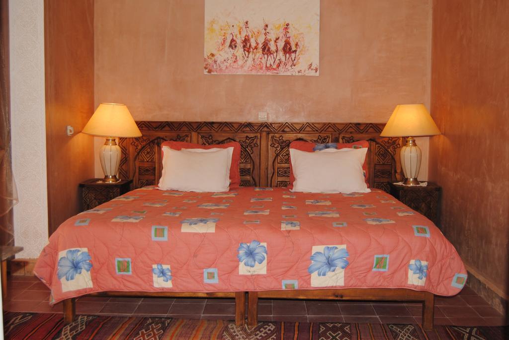 Bed and Breakfast Les Tourmalines Afeggou Esterno foto