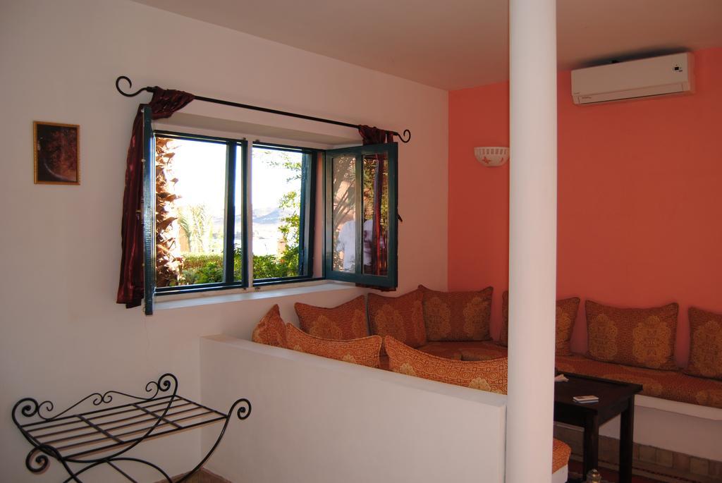 Bed and Breakfast Les Tourmalines Afeggou Esterno foto